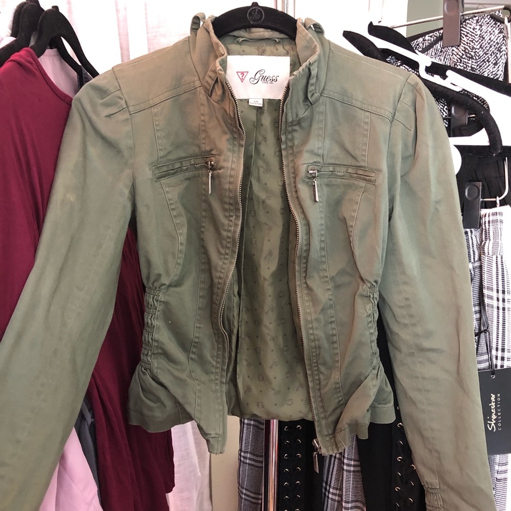 Cropped GUESS army green jacket